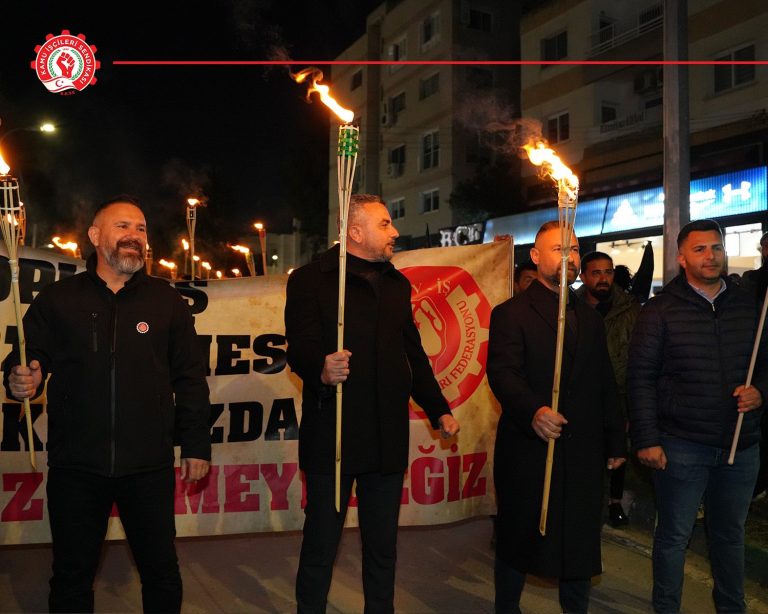 SENDİKALAR DEREBOYUNDAN BAŞBAKANLIK ÖNÜNE YÜRÜDÜ.