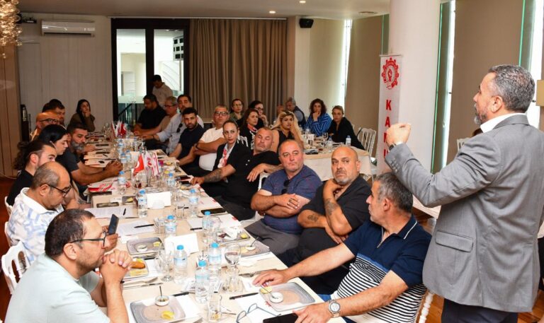 KAMU-İŞ’İN “TOPLU İŞ SÖZLEŞMESİ YASASI VE UYGULAMALARI” PANELİNİN İKİNCİSİ YAPILDI